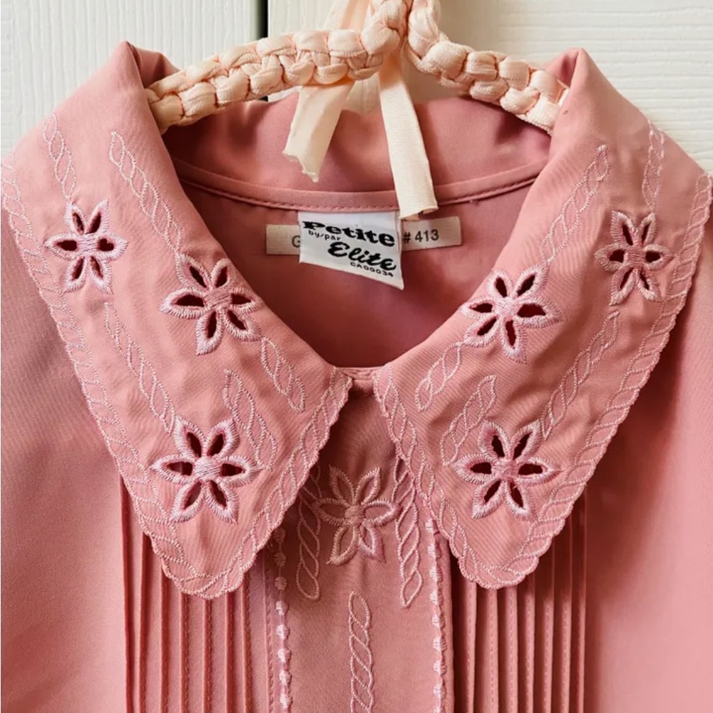 Embroidered blouse - Picture 3 of 6